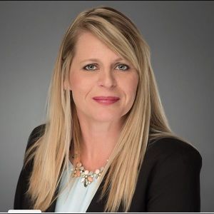 Meet your Posher, Elaine